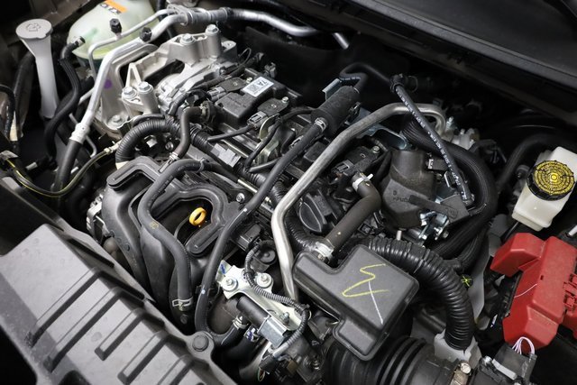 Used 2025 Nissan Kicks SV image 9