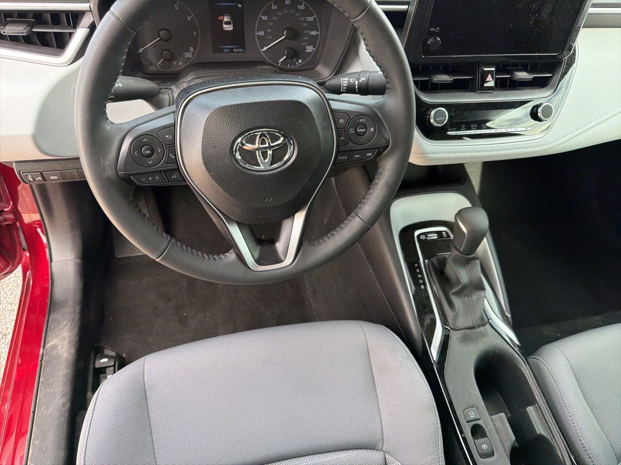 Used 2025 Toyota Corolla SE image 11