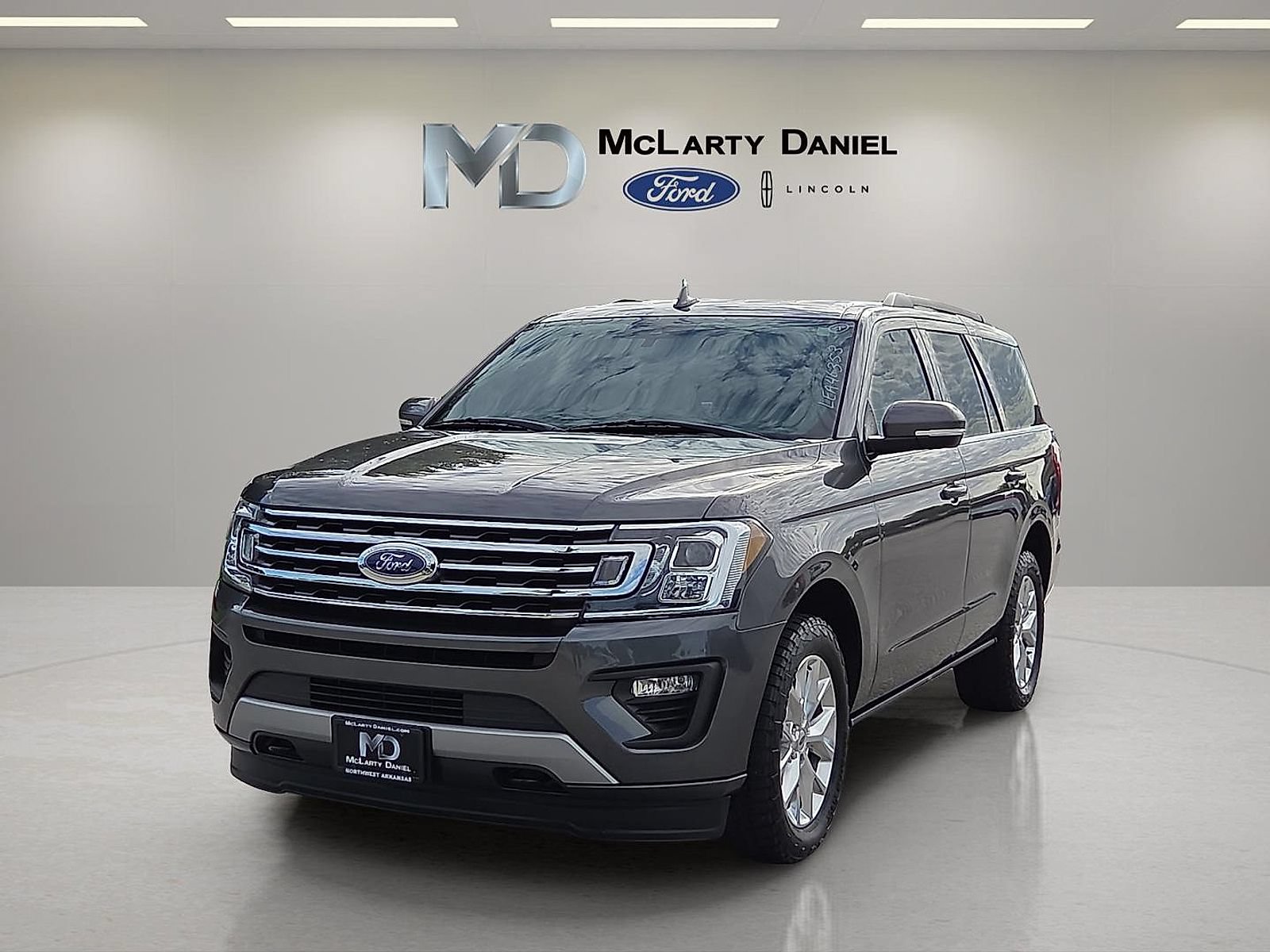 Used 2020 Ford Expedition XLT AWD/4WD image 2