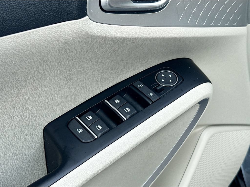 Certified 2022 Kia Soul LX w/ Technology Package FWD image 21