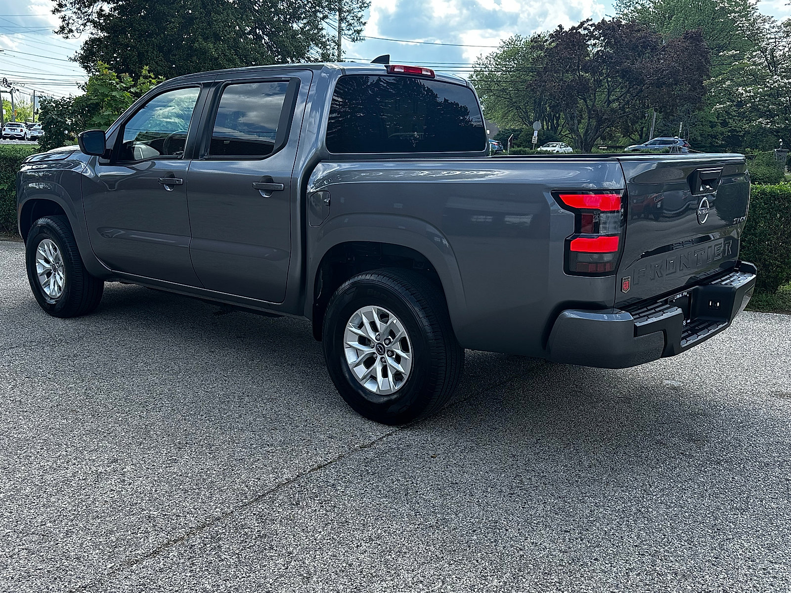 Used 2024 Nissan Frontier SV image 7