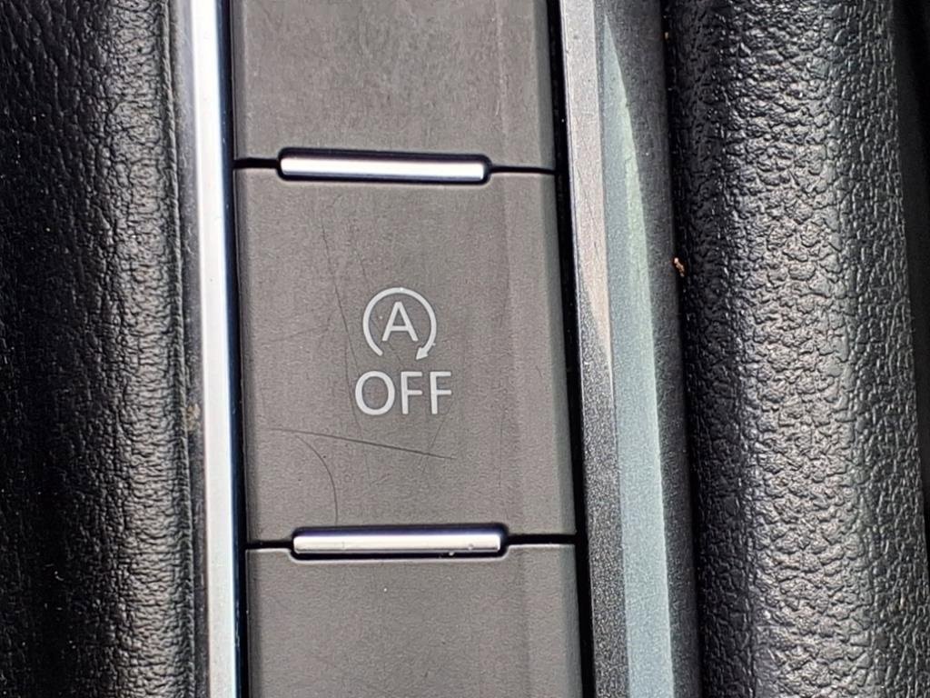 Used 2022 Volkswagen Tiguan SE image 27