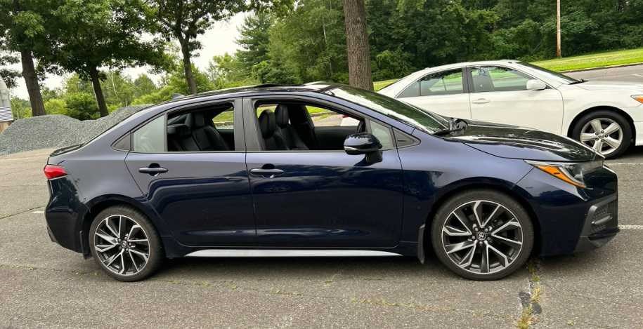 Used 2020 Toyota Corolla XSE FWD image 4