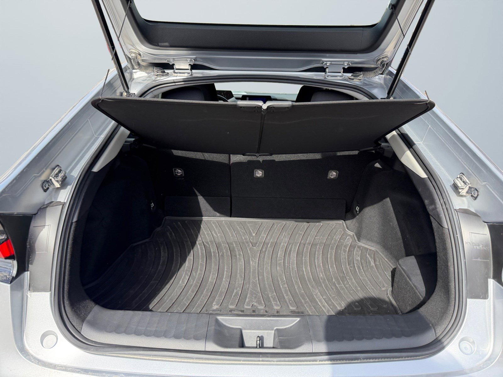 Used 2023 Toyota Prius LE image 16