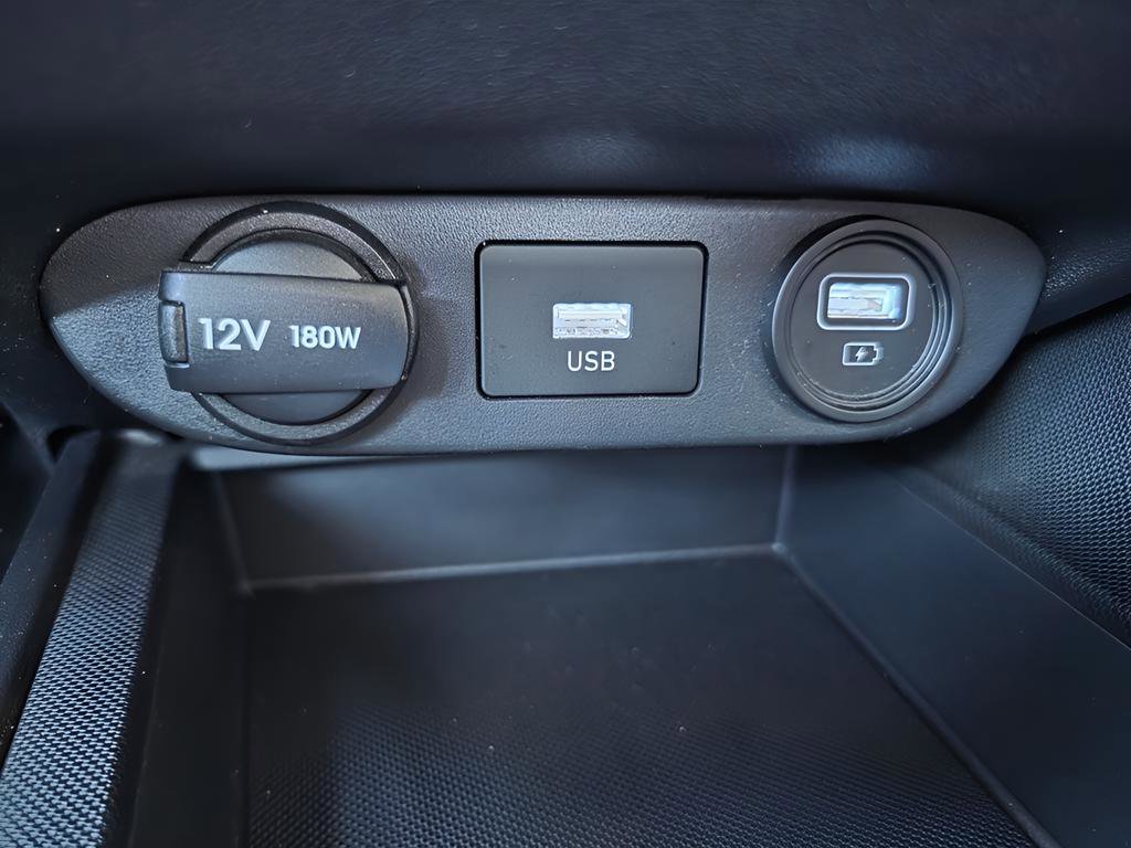 Certified 2022 Hyundai Elantra SEL image 32