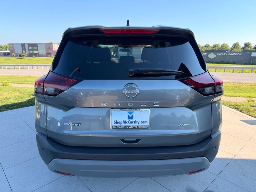 Used 2023 Nissan Rogue S AWD/4WD image 4