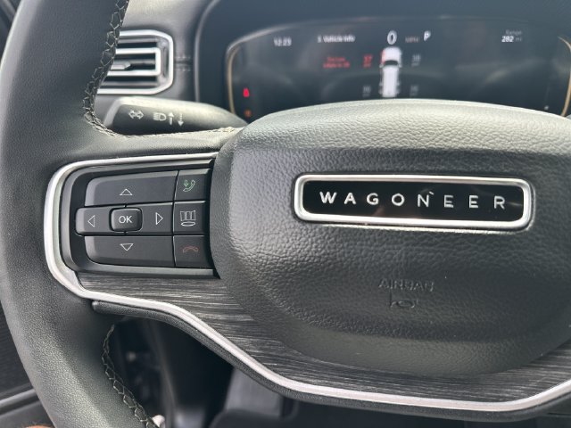 Used 2024 Jeep Wagoneer Series II w/ Flexible Seating Group AWD/4WD image 27