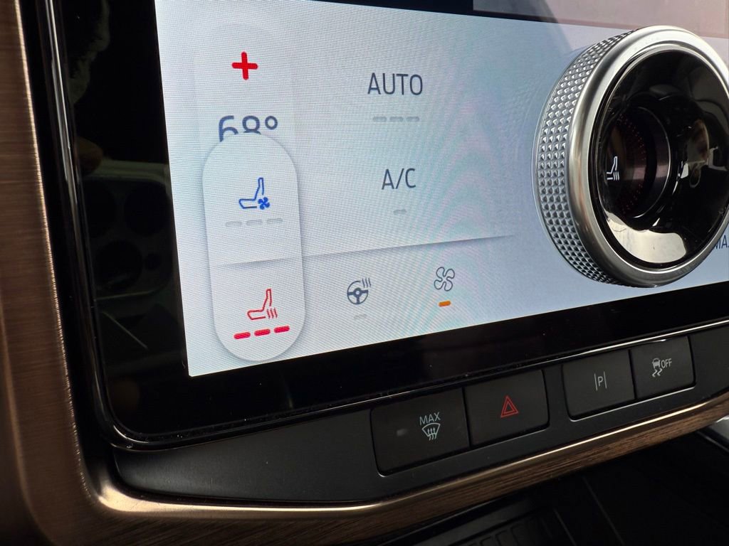 Used 2023 Ford F150 Lightning Lariat image 21