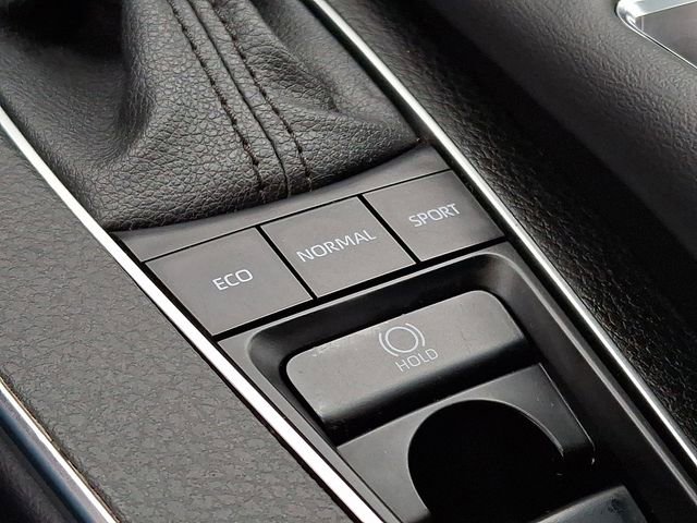 Used 2022 Toyota Avalon XLE image 26