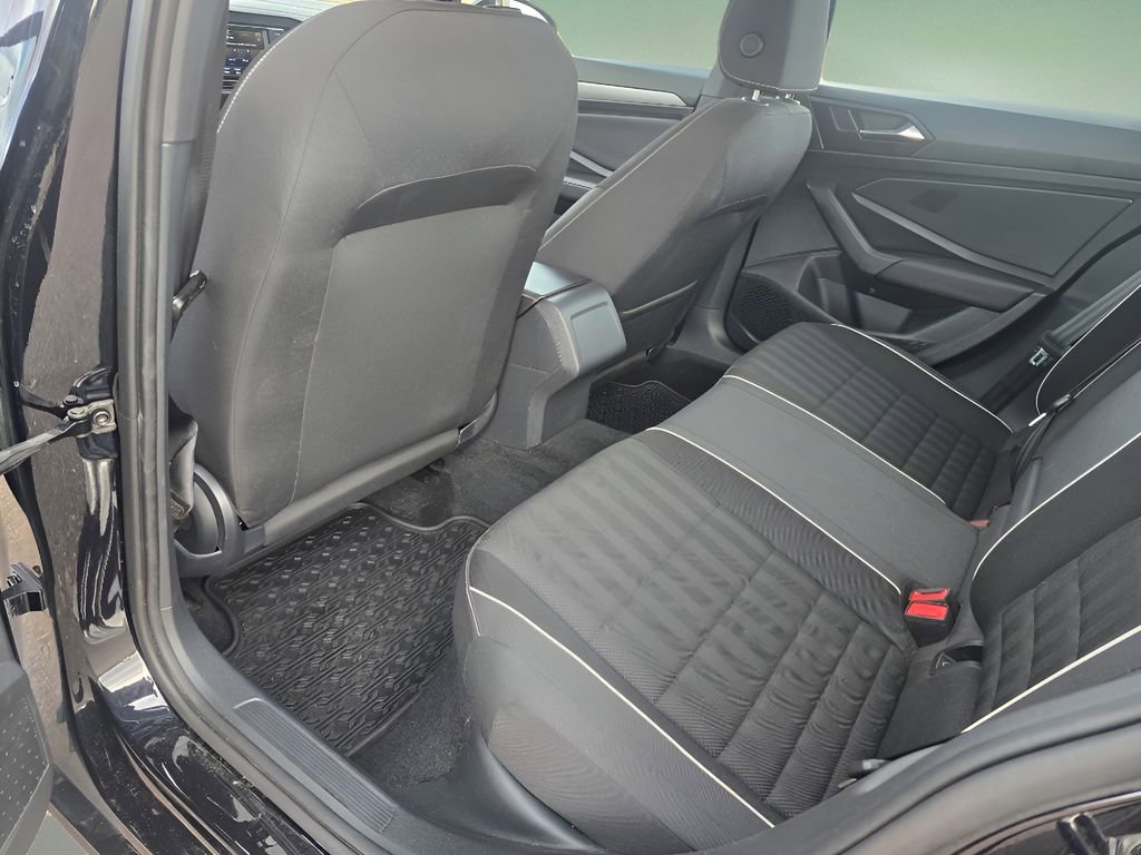 Used 2023 Volkswagen Jetta Sport image 15