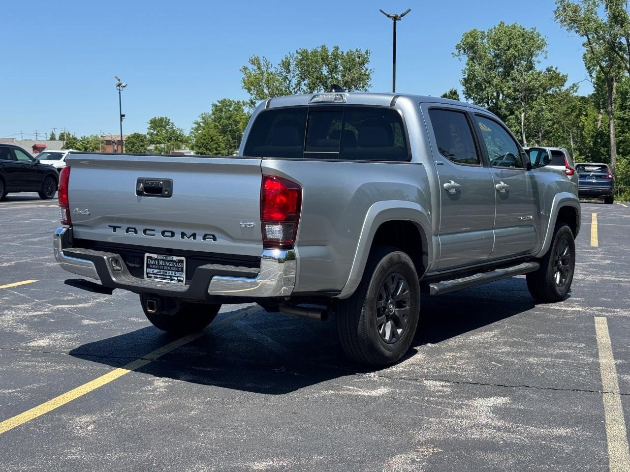 Used 2023 Toyota Tacoma SR5 AWD/4WD image 4