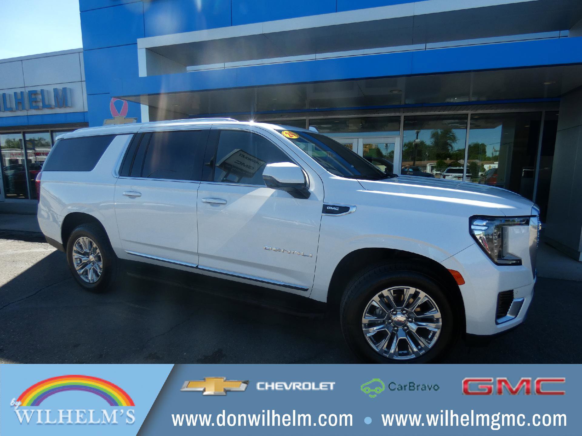 Used 2024 GMC Yukon XL Denali AWD/4WD image 1