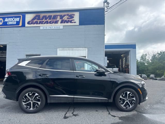 Used 2023 Kia Sportage EX AWD/4WD image 5