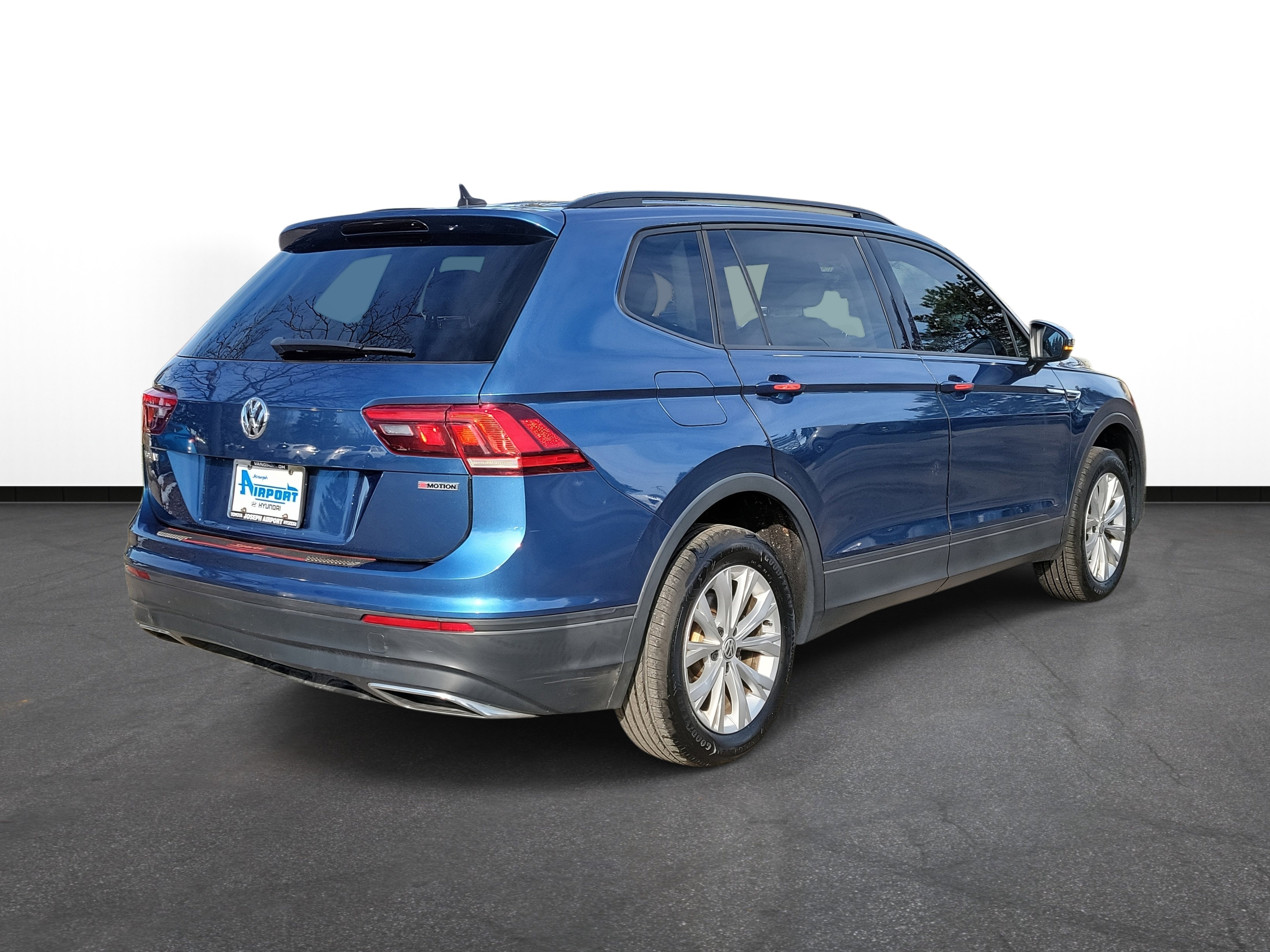 Used 2020 Volkswagen Tiguan S image 4