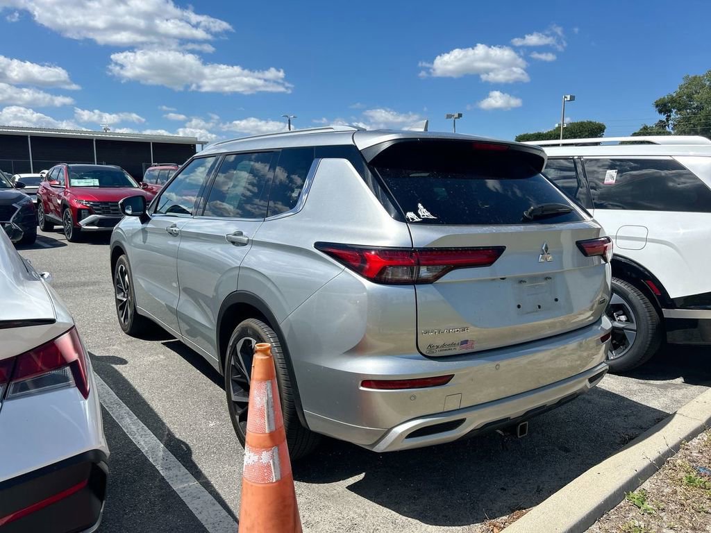Used 2022 Mitsubishi Outlander SEL AWD/4WD image 4