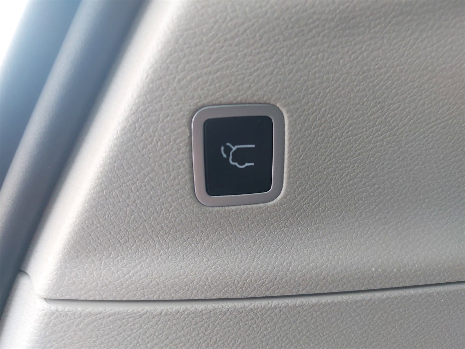 Used 2022 Chrysler Pacifica Touring-L image 15