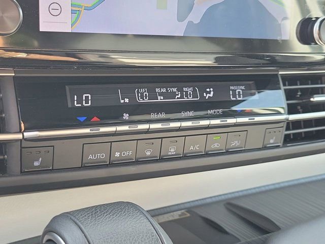 Used 2024 Toyota Sienna XSE w/ XSE Plus Package AWD/4WD image 30