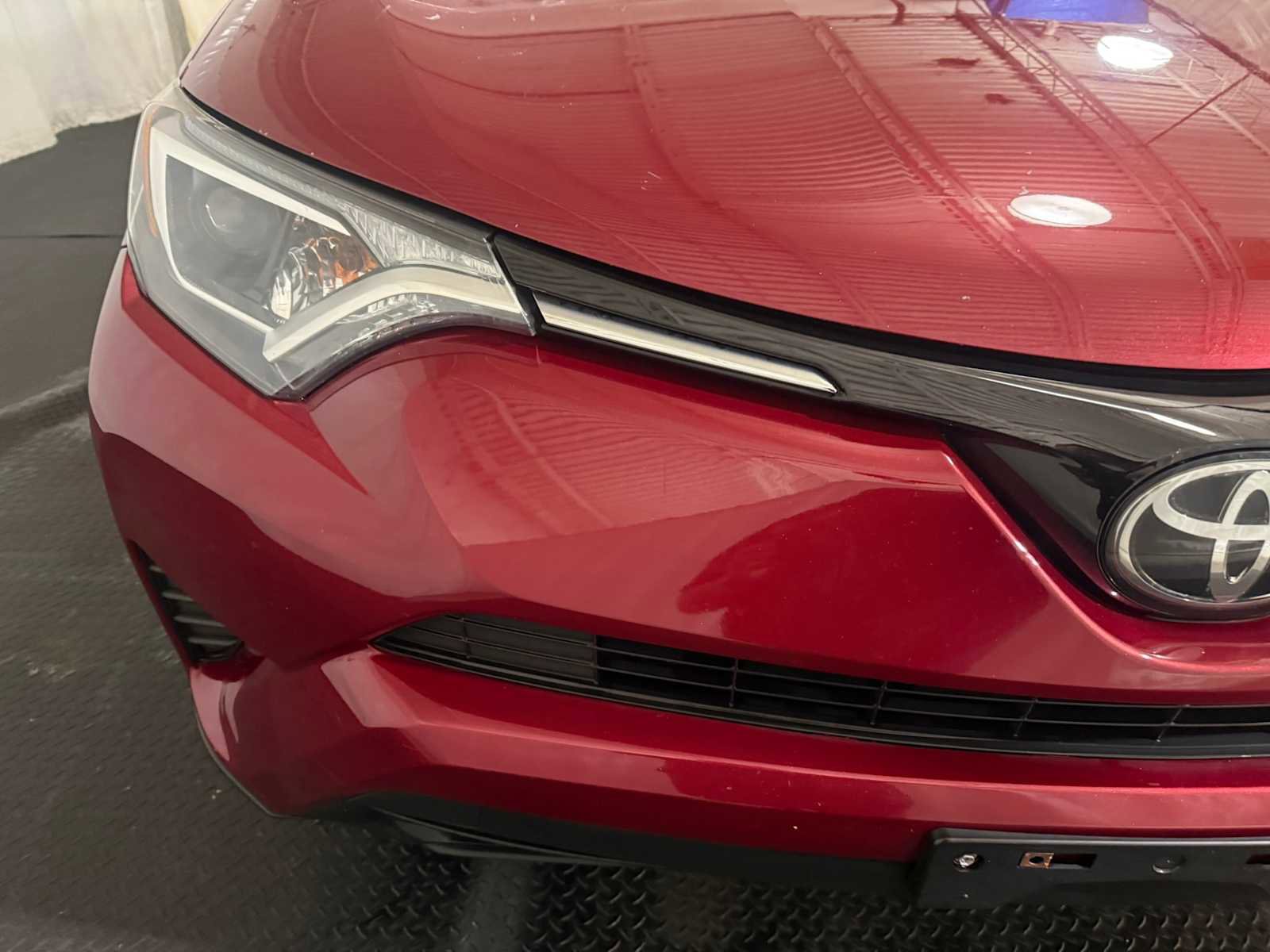 Used 2018 Toyota RAV4 LE w/ All Weather Liner Package image 4
