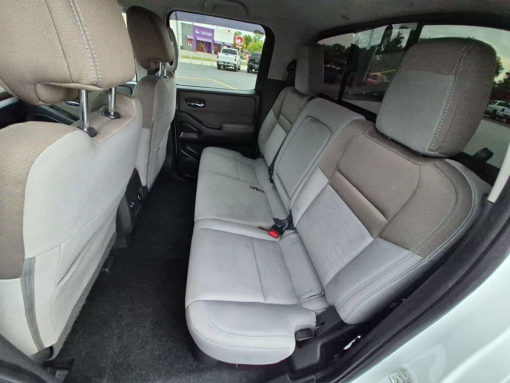 Used 2022 Nissan Frontier SV AWD/4WD image 23