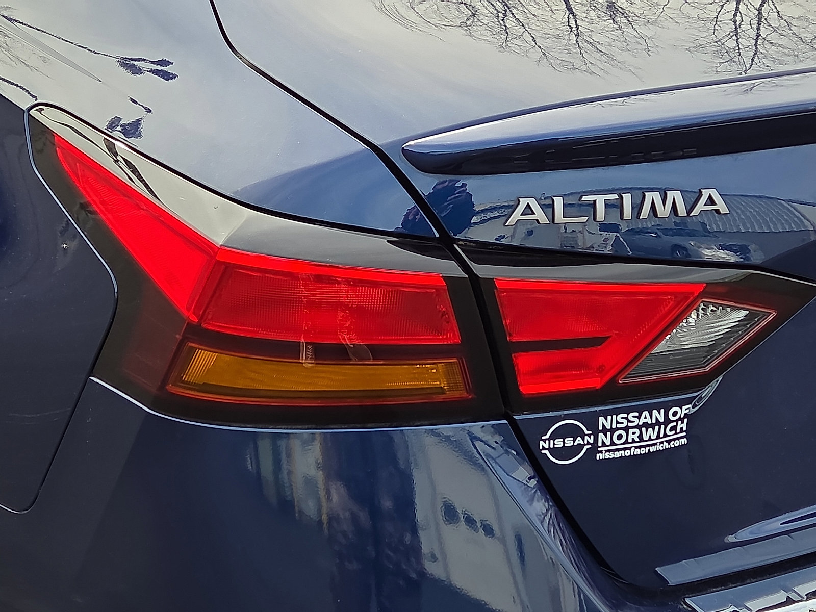 Used 2023 Nissan Altima 2.5 SR w/ SR Premium Package image 10