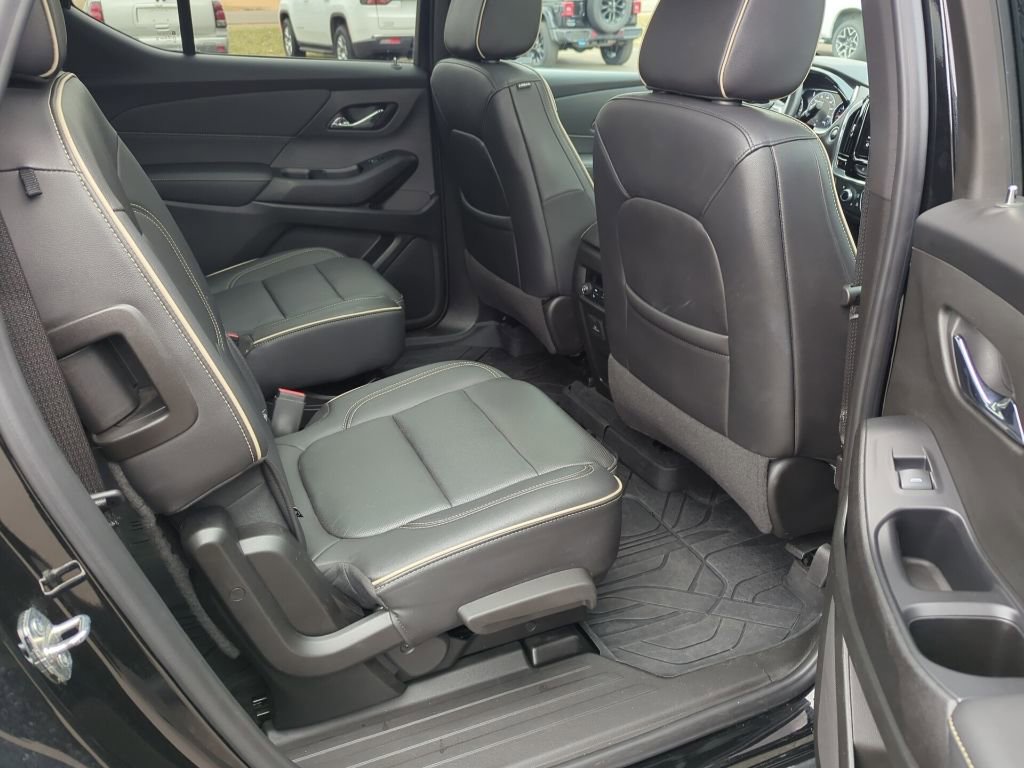 Used 2022 Chevrolet Traverse Premier w/ Redline Edition image 43