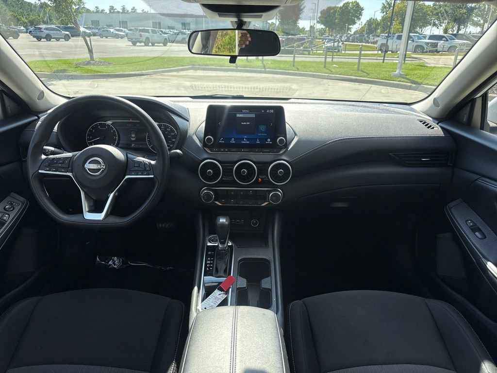 Used 2025 Nissan Sentra SV FWD image 16