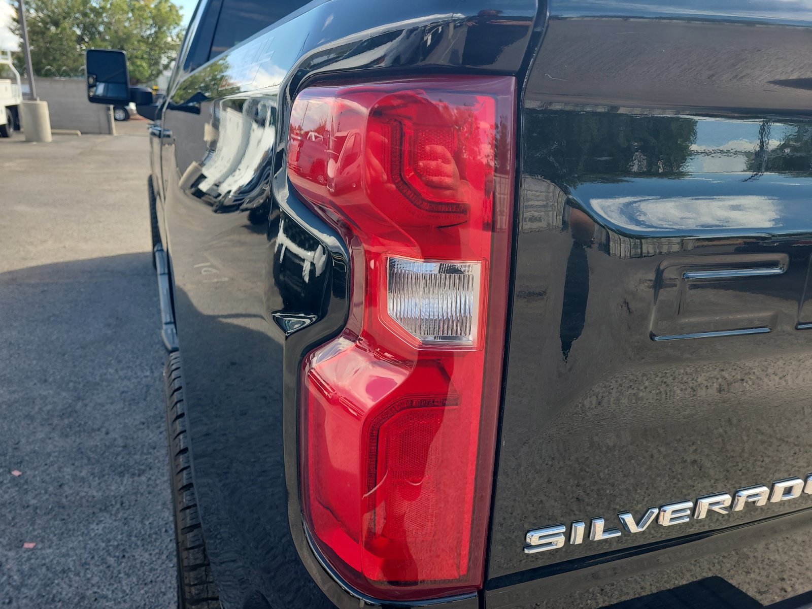 Used 2022 Chevrolet Silverado 1500 LT Trail Boss w/ Convenience Package II AWD/4WD image 25