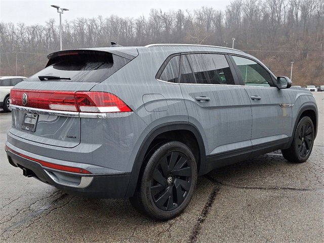 Used 2024 Volkswagen Atlas Cross Sport SE w/ Panoramic Sunroof Package image 6