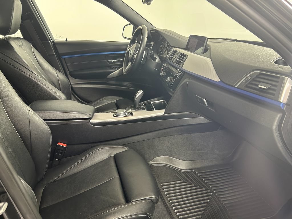 Used 2018 BMW 340i xDrive Sedan w/ Premium Package AWD/4WD image 22