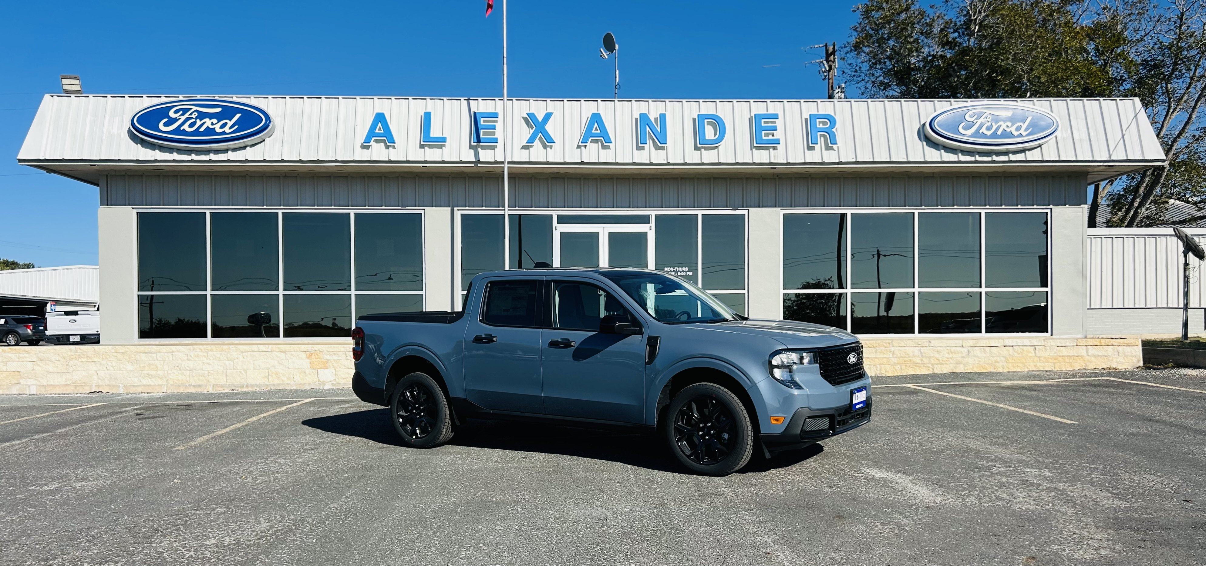 New 2025 Ford Maverick XLT w/ XLT Luxury Package