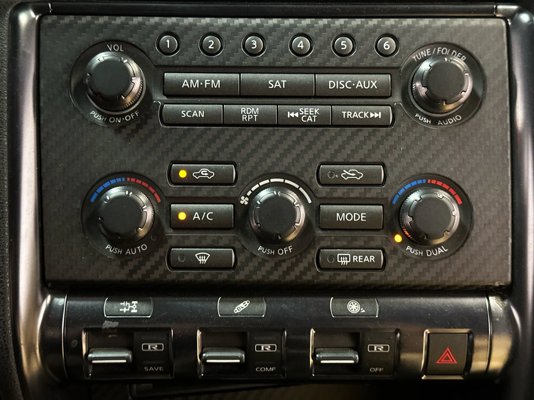 Used 2015 Nissan GT-R Premium image 34