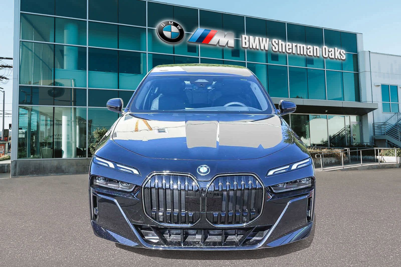 New 2026 BMW i7 eDrive50 w/ M Sport Package image 2
