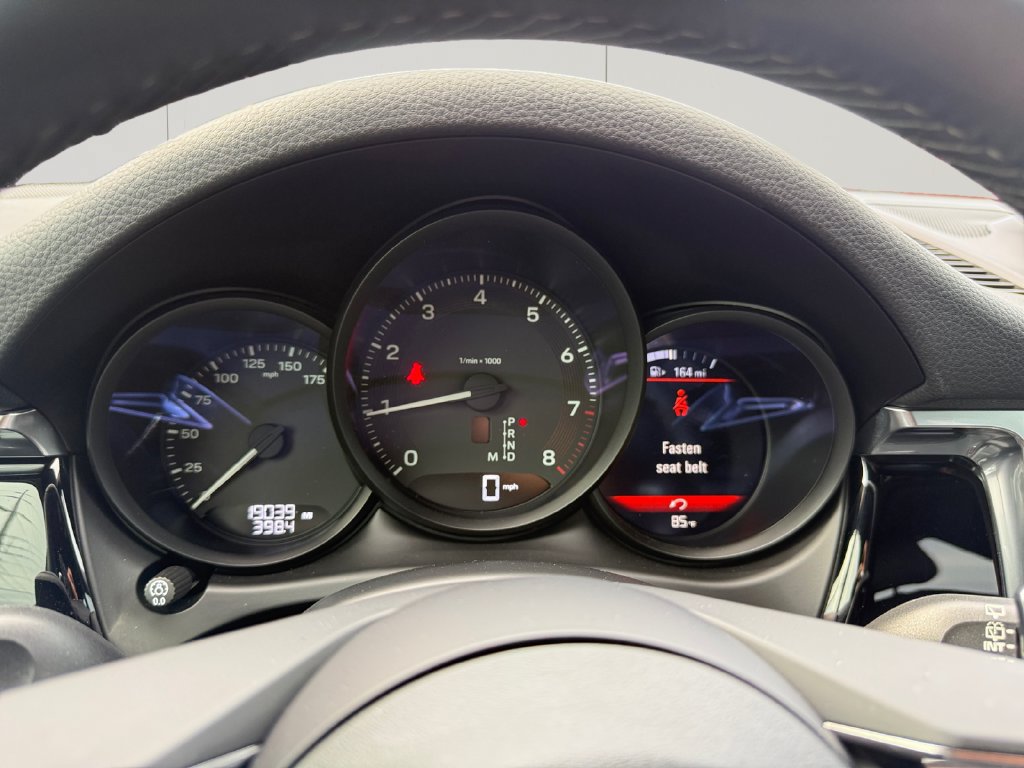 Used 2024 Porsche Macan AWD/4WD image 14
