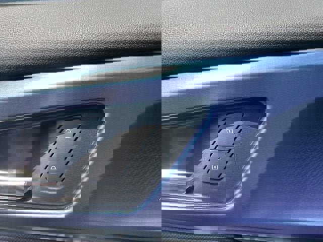 New 2025 Chevrolet Equinox EV LT image 25