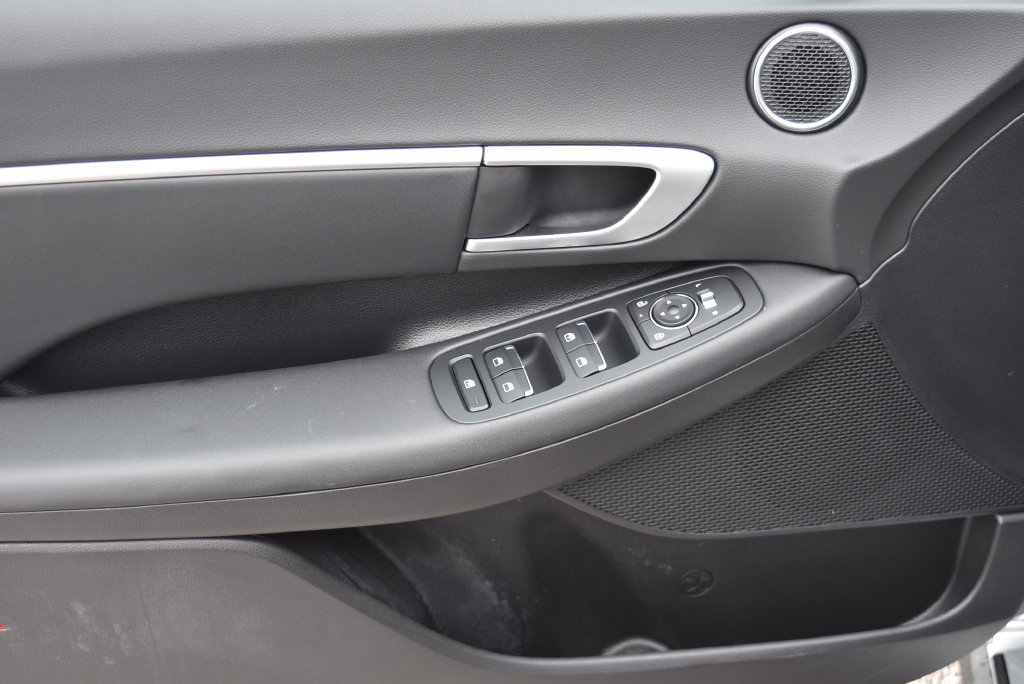 Used 2026 Hyundai Sonata Blue FWD image 9