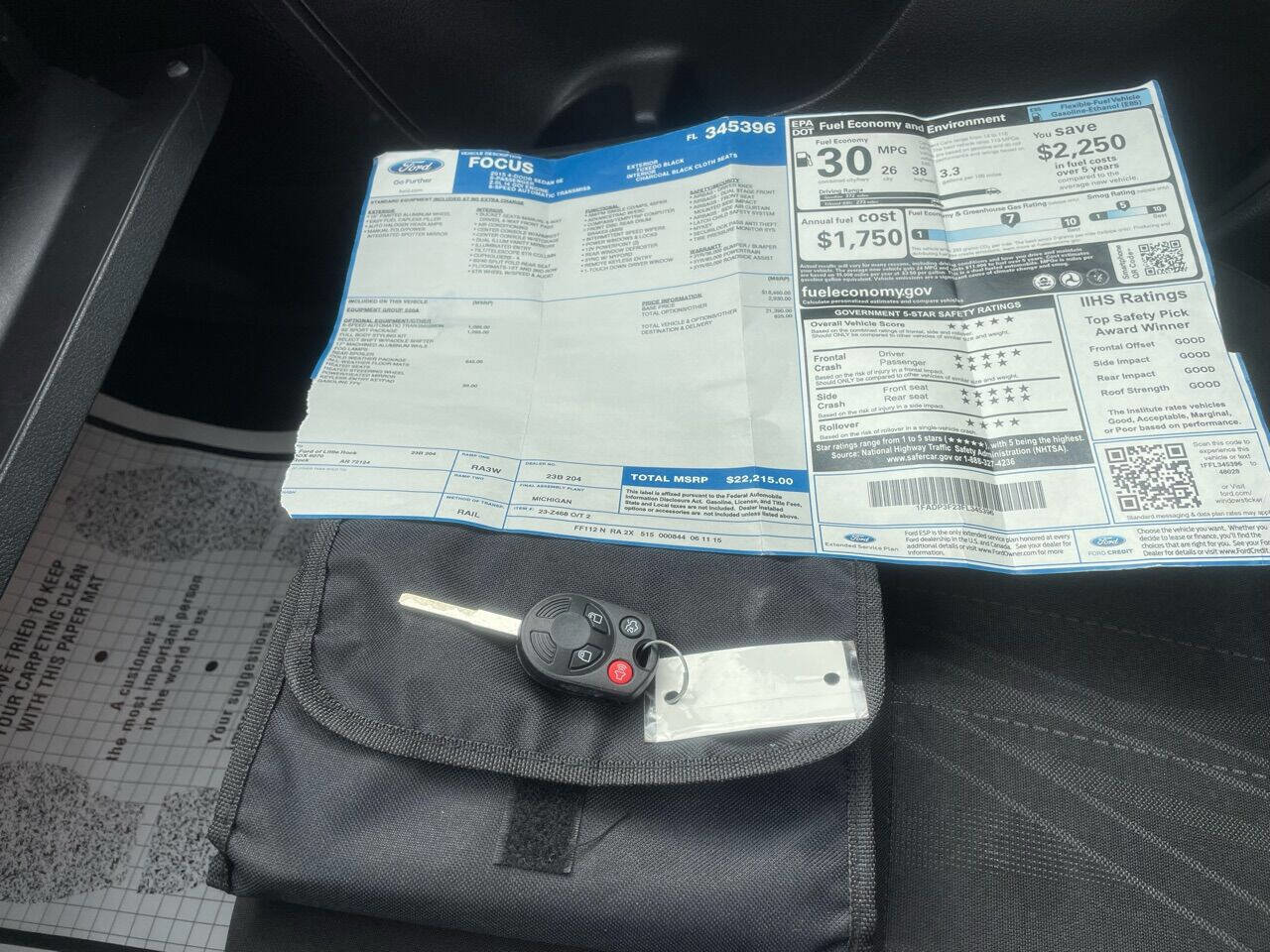 Used 2015 Ford Focus SE w/ SE Sport Package image 26