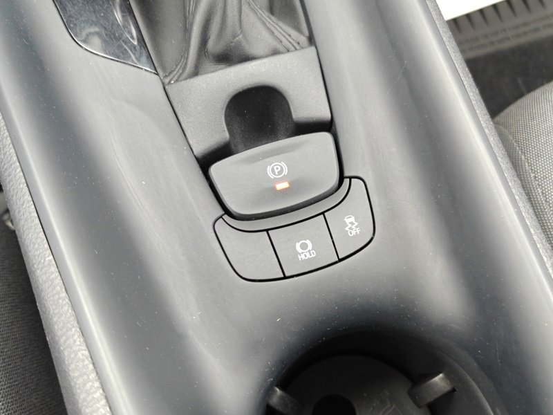 Used 2021 Toyota C-HR LE image 27