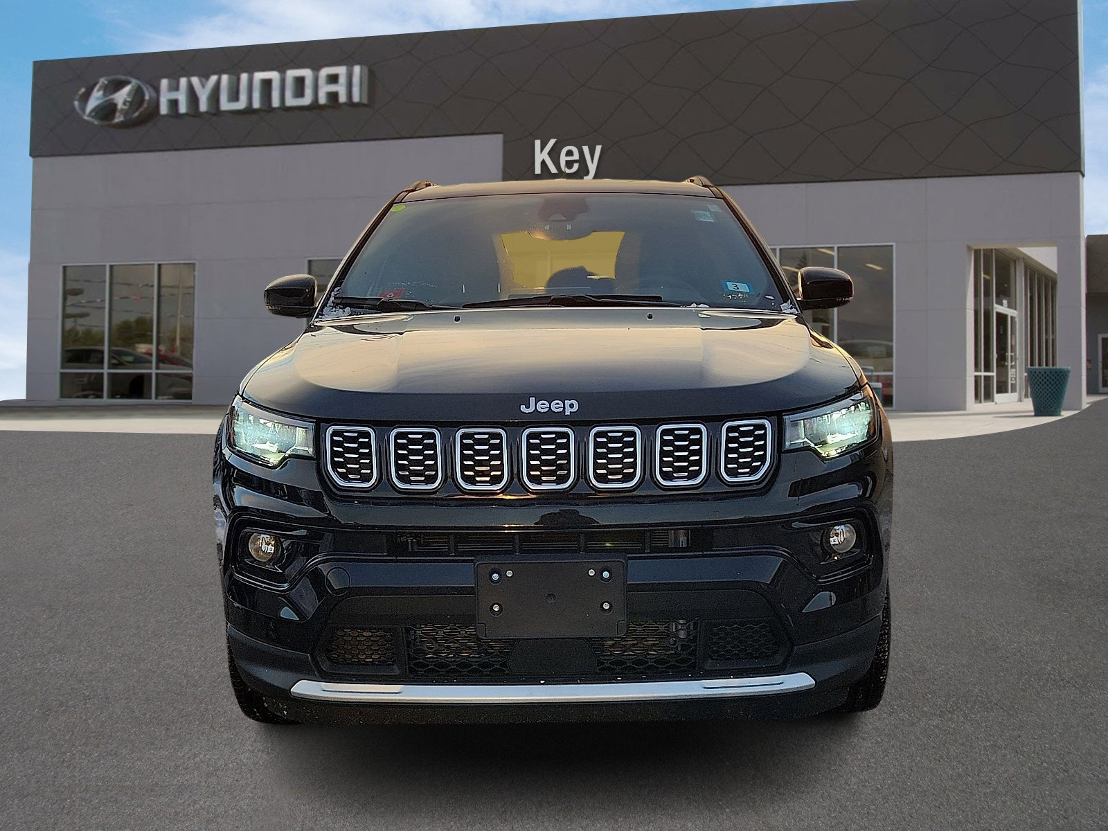 Used 2025 Jeep Compass Limited image 8