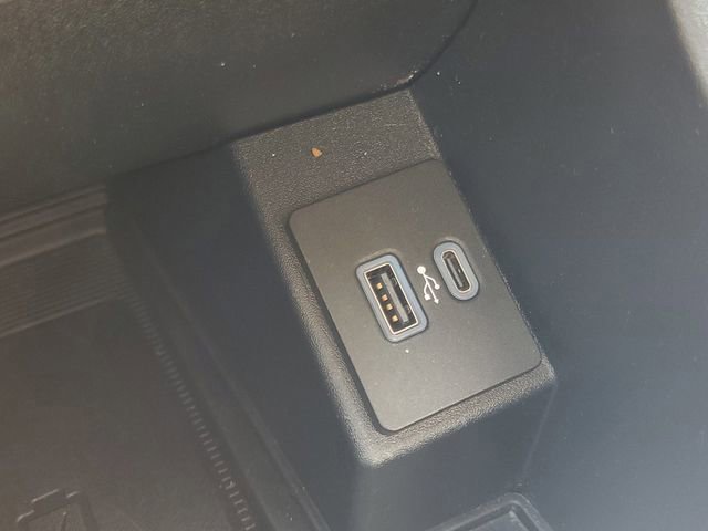 Used 2022 Ford Edge SEL w/ Convenience Package image 29