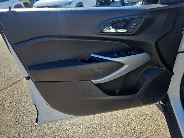 Used 2025 Chevrolet Trax LS FWD image 10