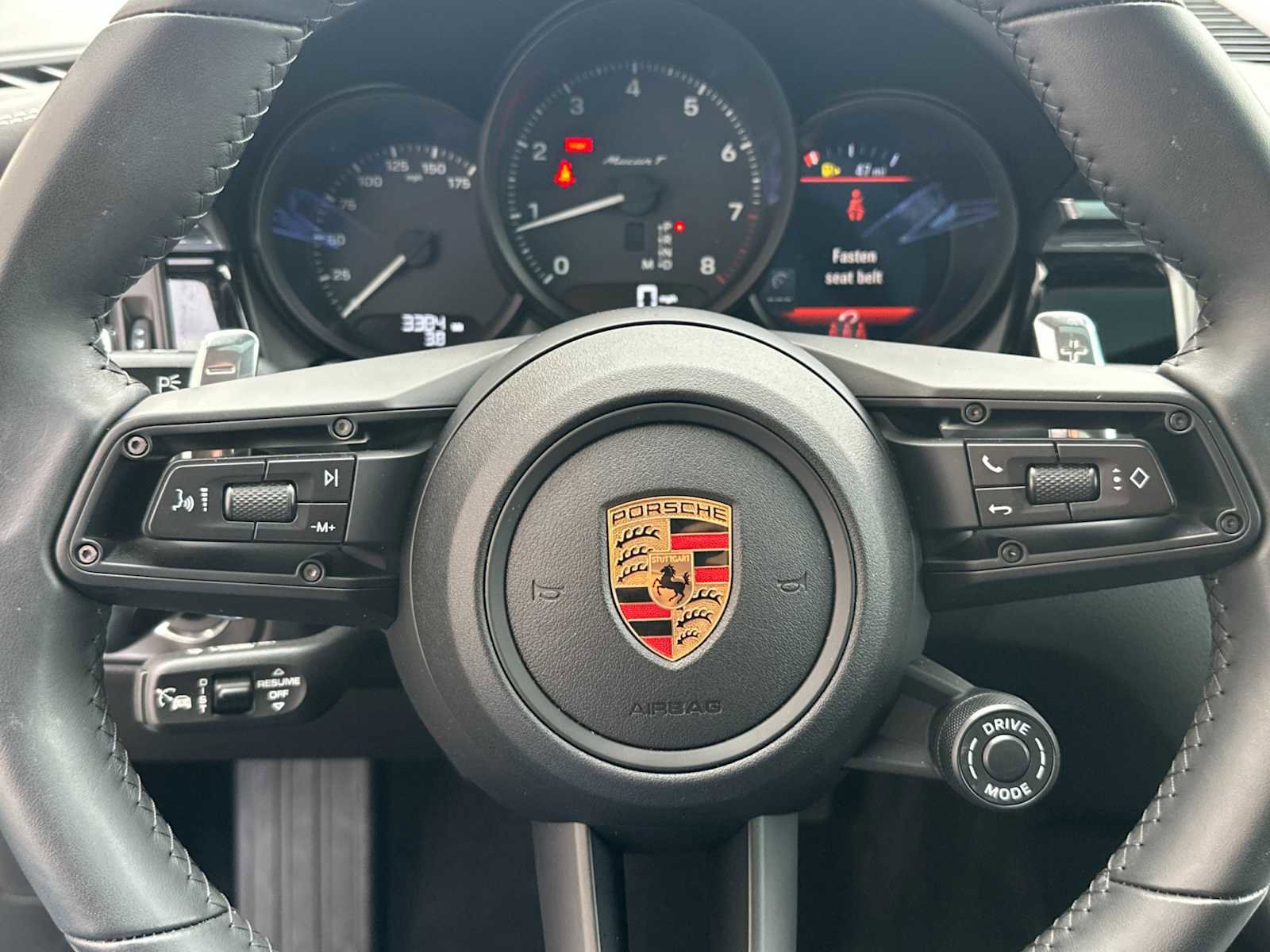 Used 2025 Porsche Macan Turbo image 25