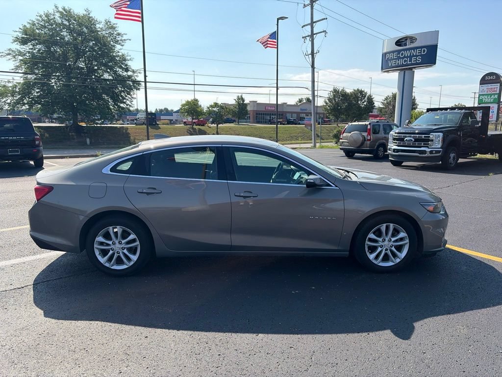 Used 2017 Chevrolet Malibu LT FWD image 8