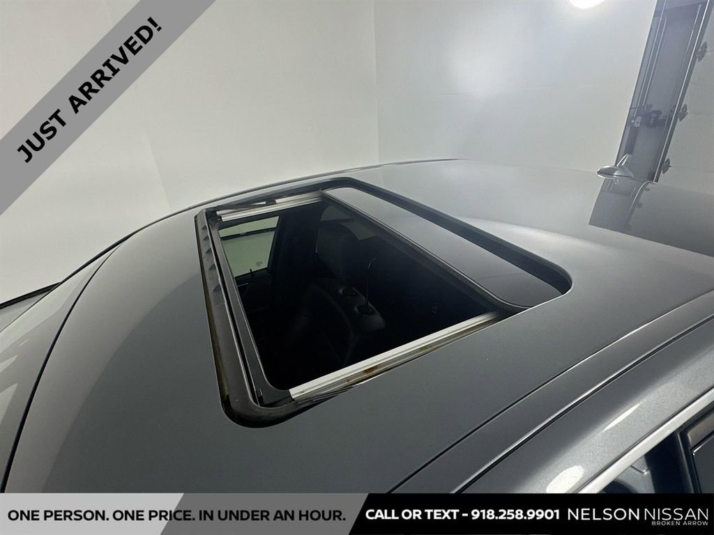 Used 2016 Mercedes-Benz E 350 Sedan image 23