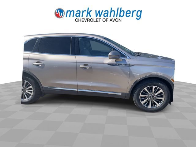 Used 2019 Lincoln Nautilus Select FWD image 9