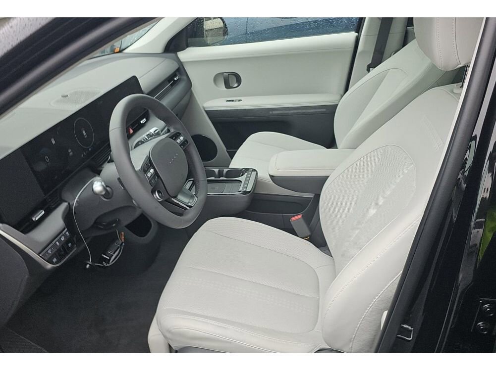 Used 2025 Hyundai Ioniq 5 Limited AWD/4WD image 5