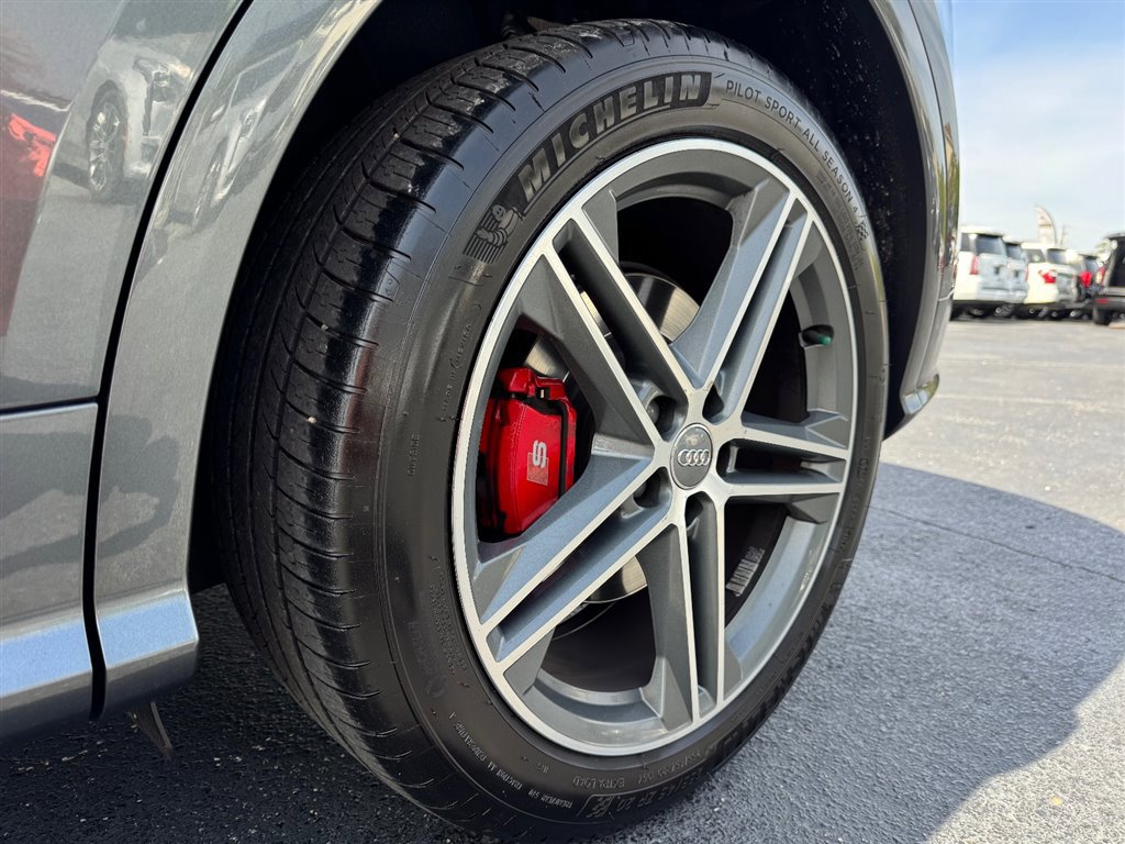 Used 2018 Audi SQ5 Prestige w/ Prestige Package AWD/4WD image 9