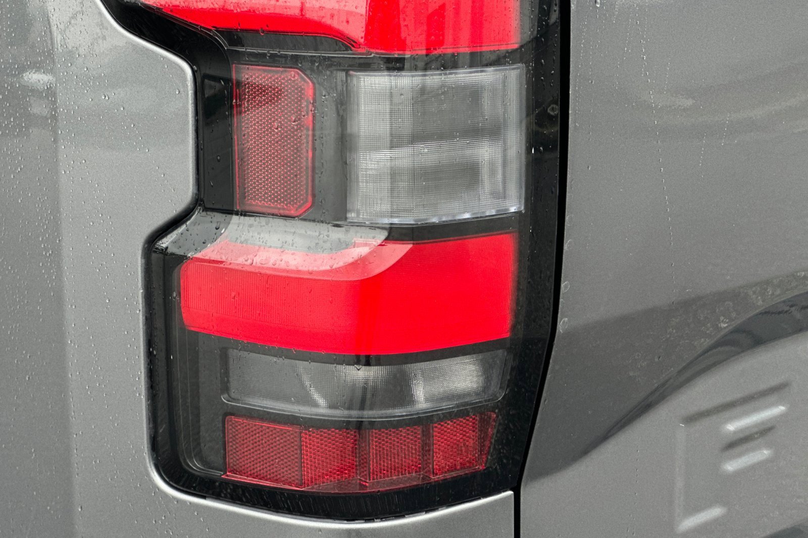 Used 2025 Nissan Frontier SV w/ SV Convenience Package image 28