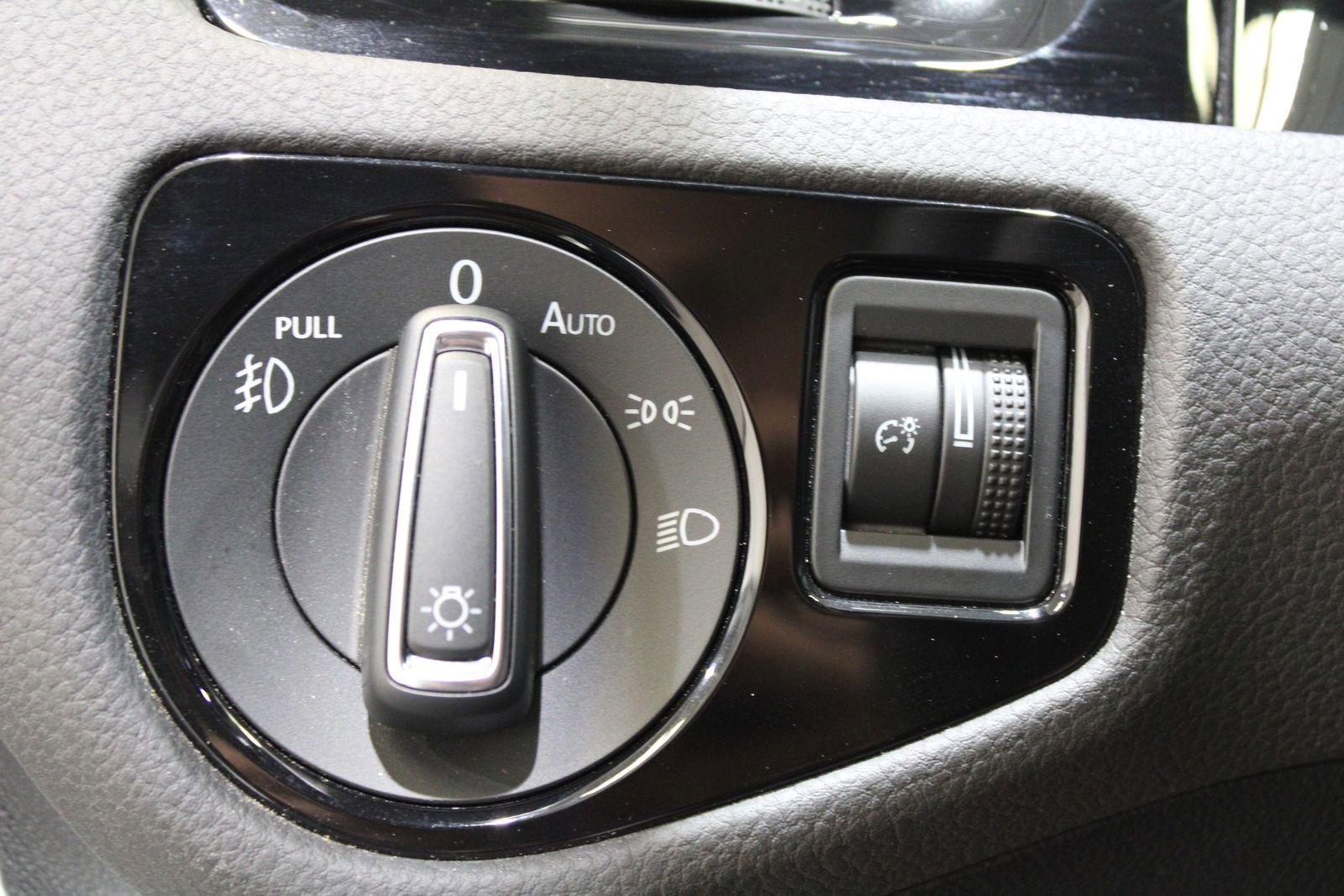 Used 2018 Volkswagen GTI S image 22