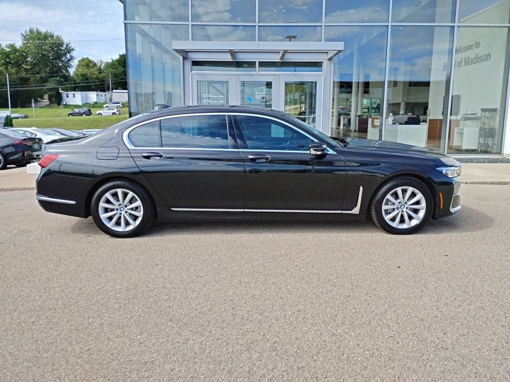 Used 2020 BMW 740i xDrive AWD/4WD image 2