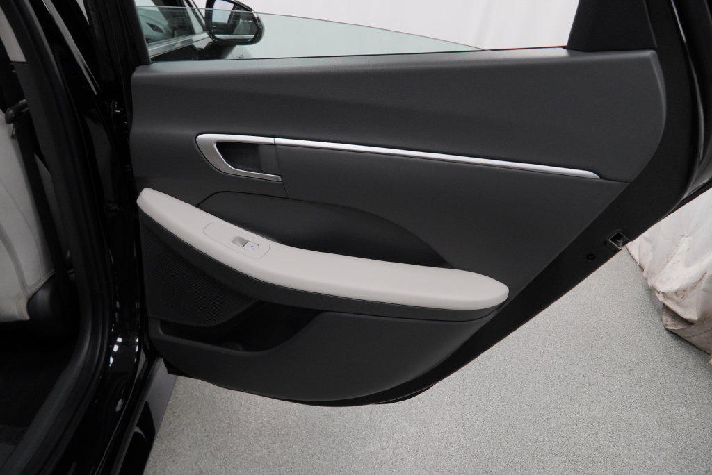 Used 2025 Hyundai Sonata SEL FWD image 38